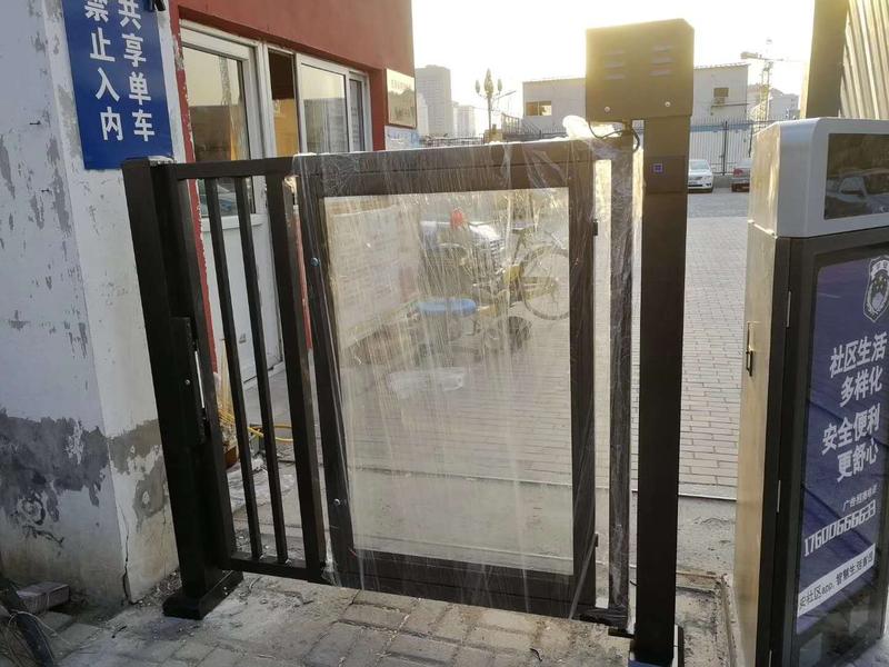 人行小门3.jpg